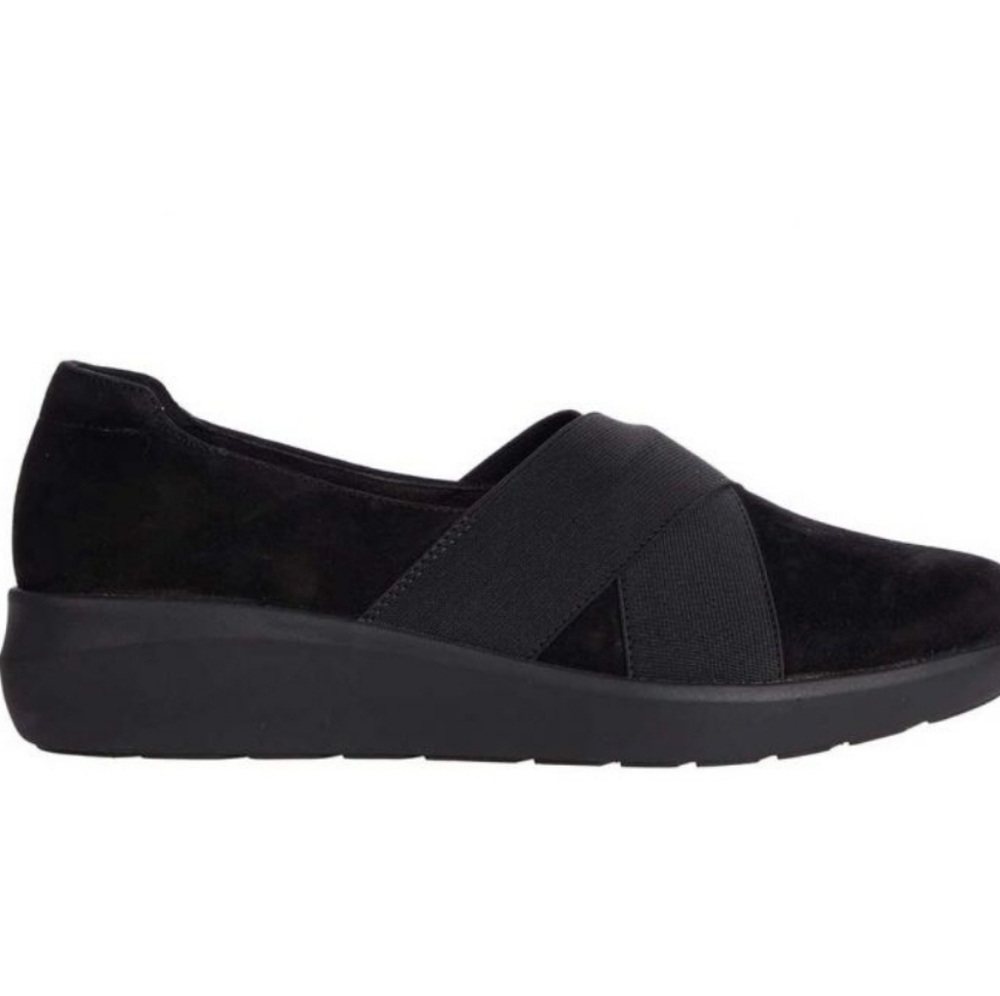 Clarks Women's Kayleigh Slip Loafer New with Box size 8